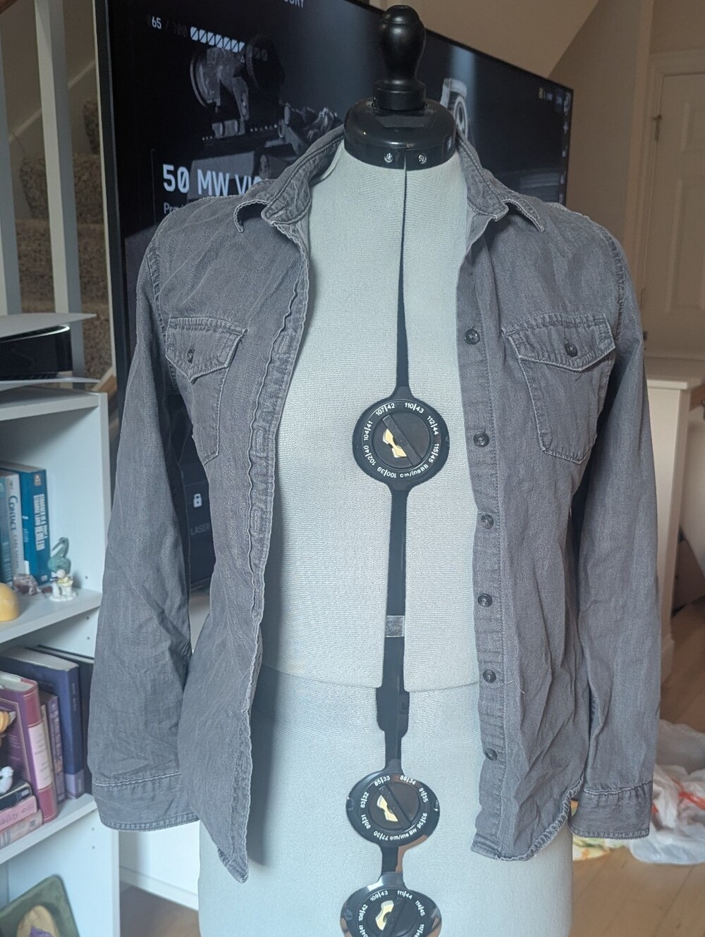 Women's Gray Button-Up Shirt
